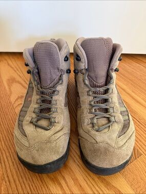 Garmont Taupe Suede Hiking Boots - Lace-Up Outdoor Shoes